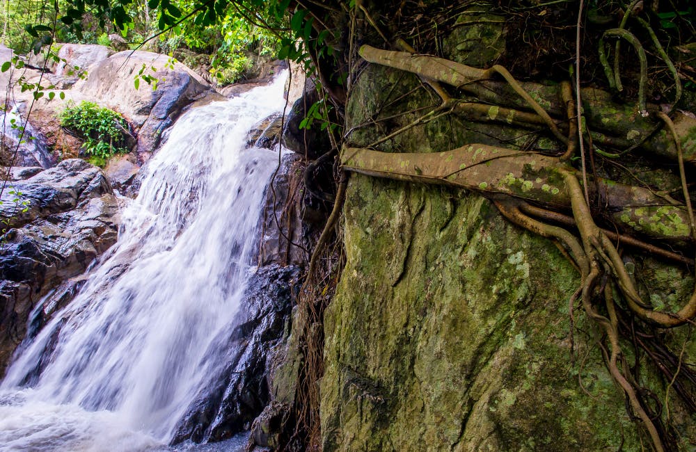 Na Mueang Waterfall Hike