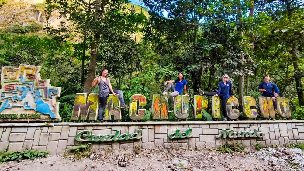 Machu Picchu sign