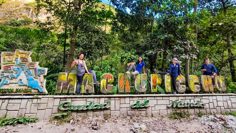 Machu Picchu sign