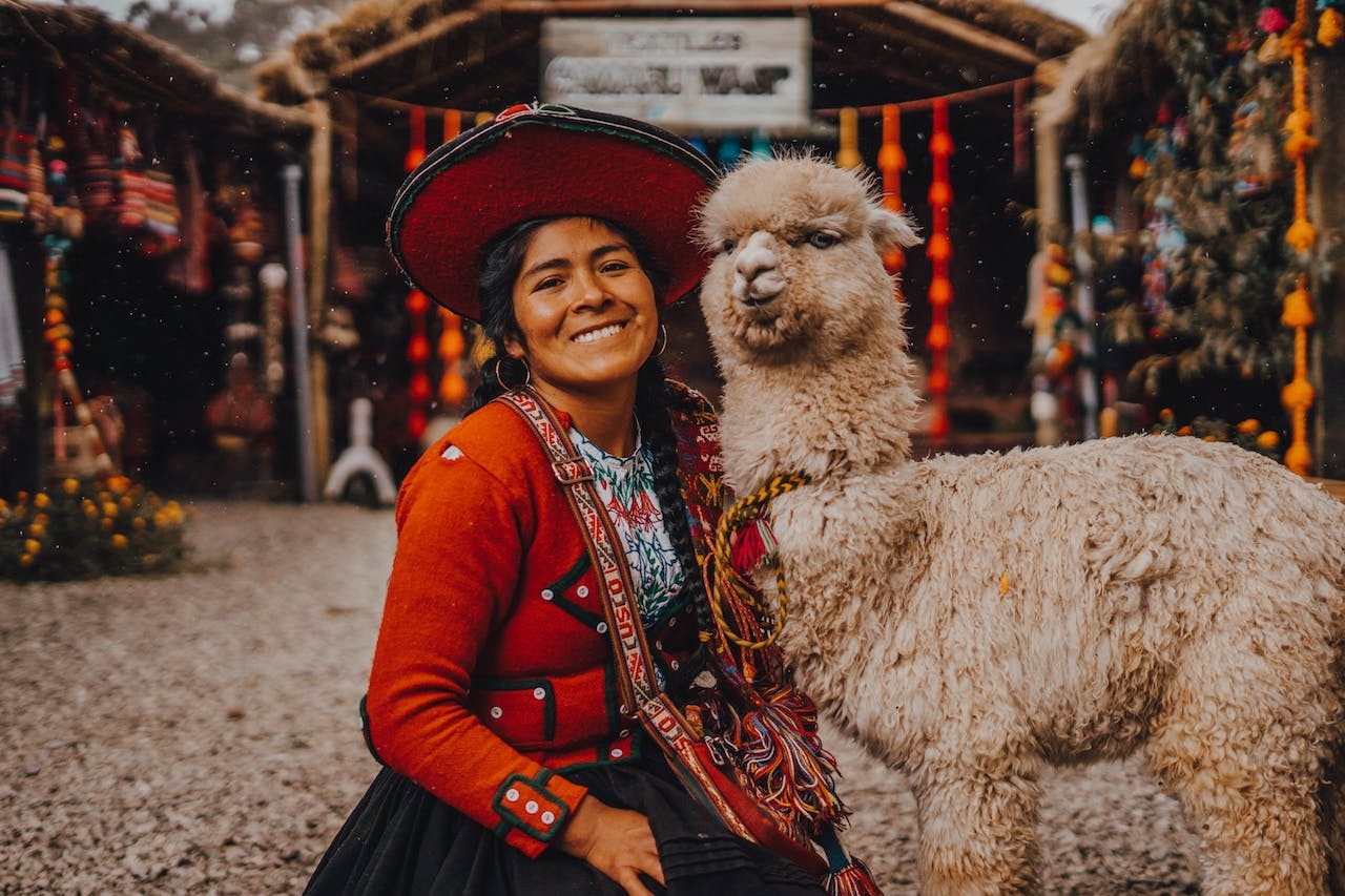 pexels-saraí-carrasco-llama-peru