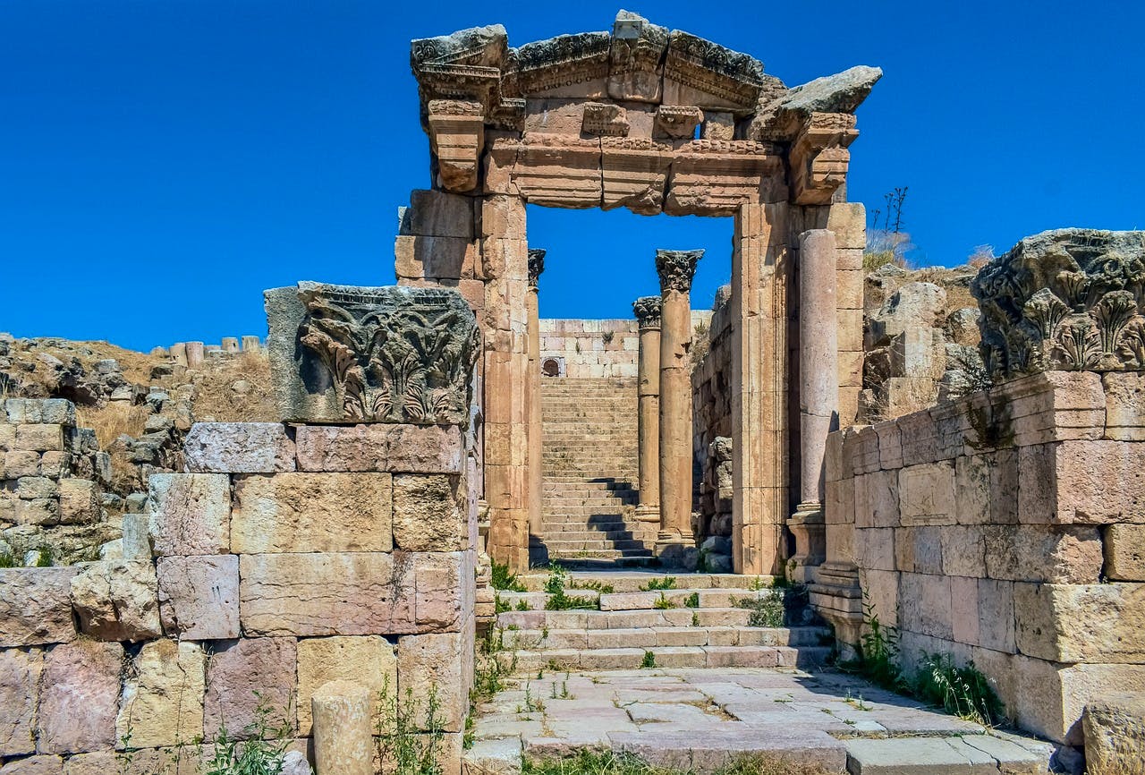 pixabay-dimitrisvetsikas-ruins-at-jerash-jordan