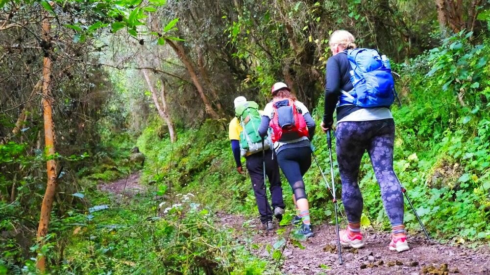 hiking the lares trek