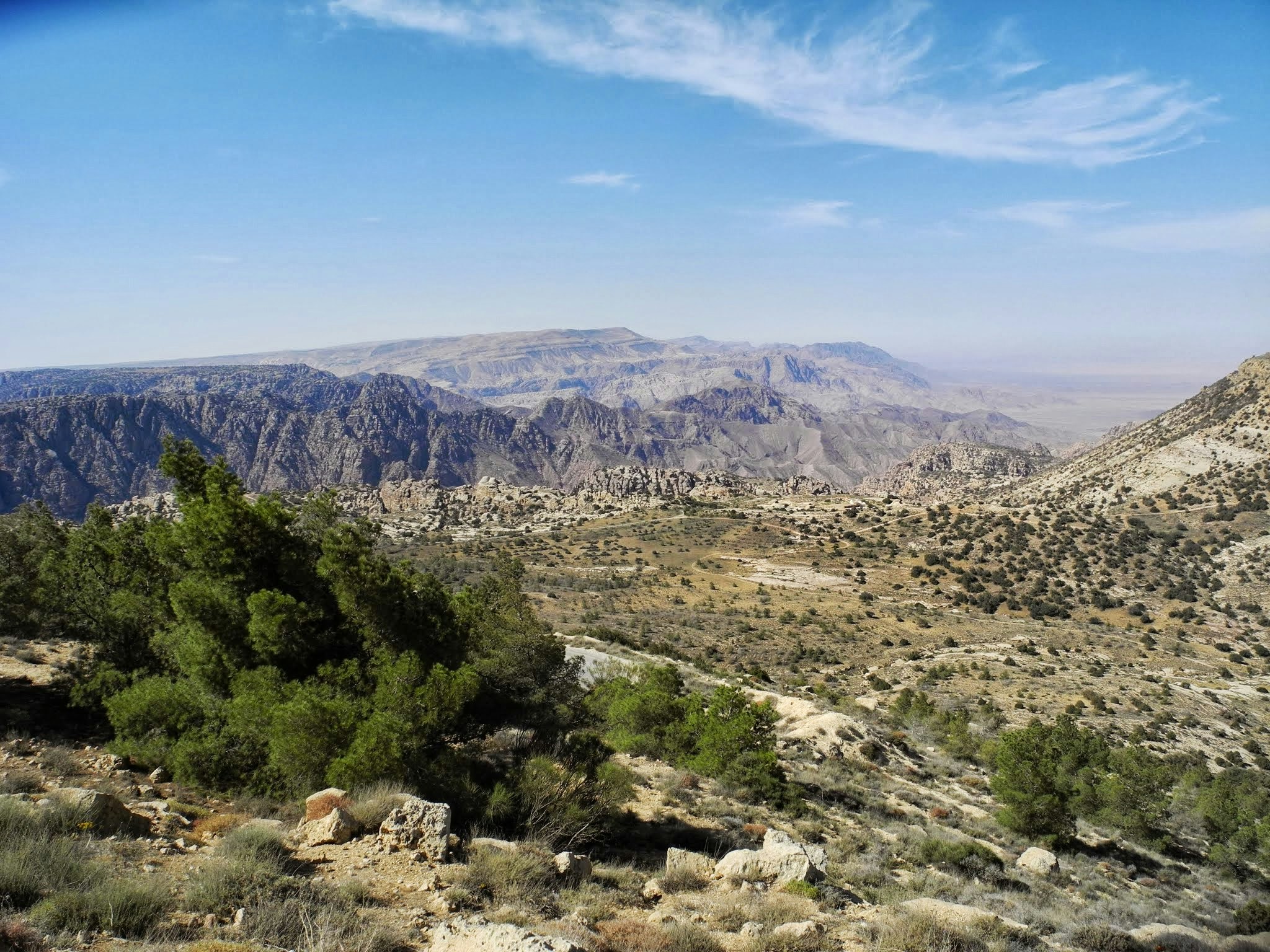 wikimedia-commons-rummana-mountain-trail-dana biosphere reserve