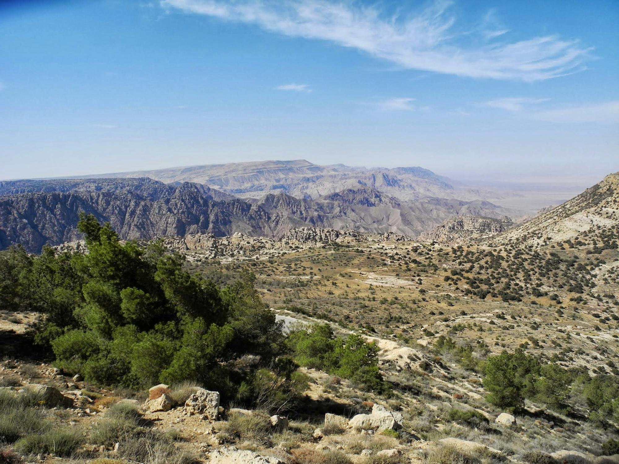 wikimedia-commons-rummana-mountain-trail-dana biosphere reserve