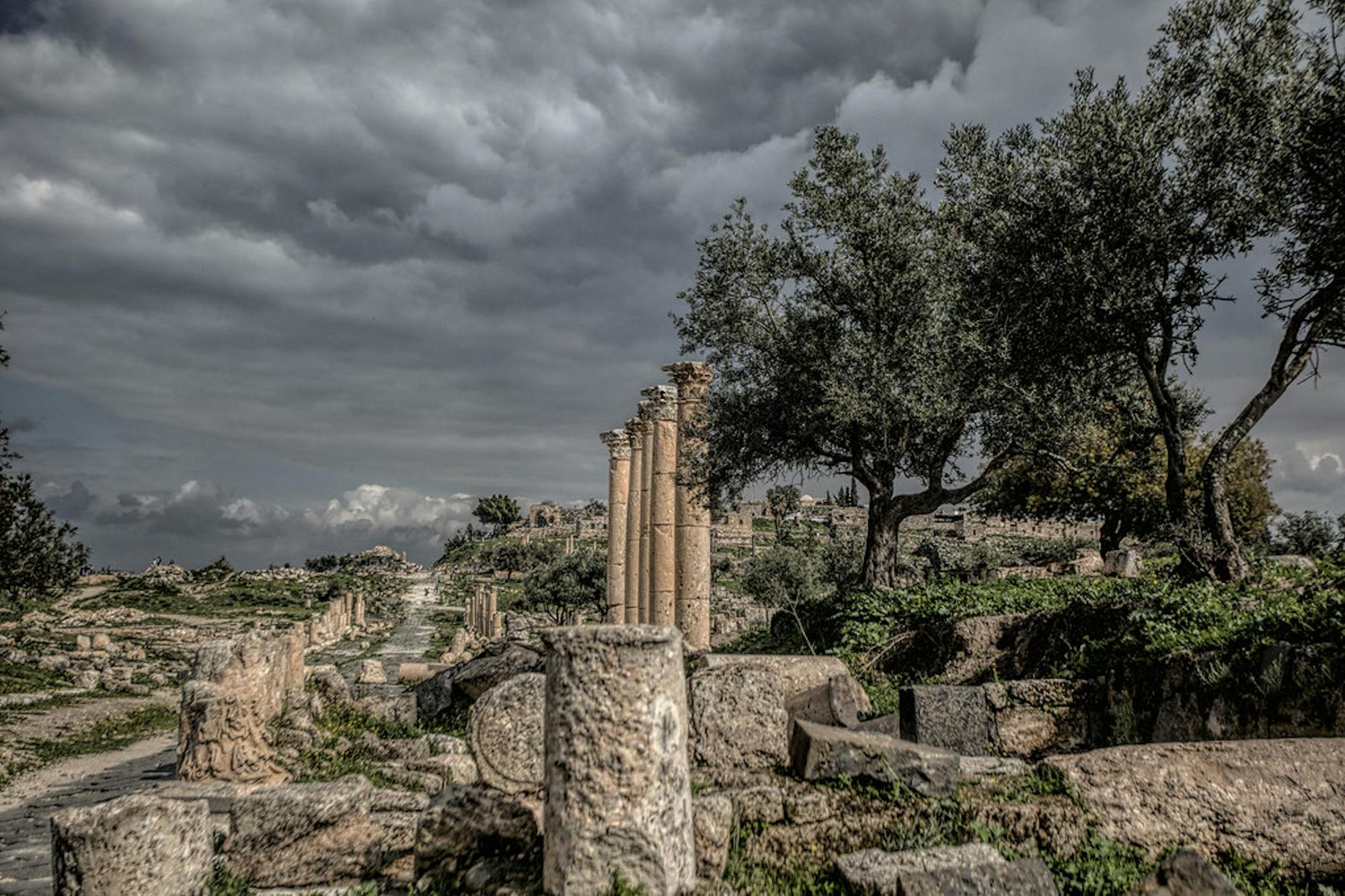 flickr-roberto saltori-umm-qais-ruins