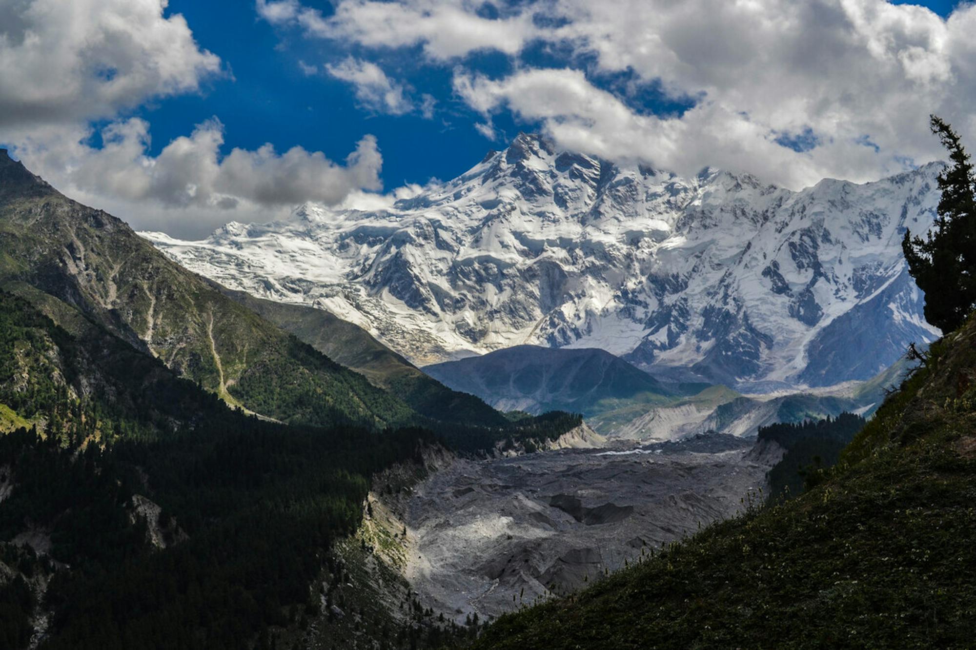 Killer_Mountain_Nanga_Parbat (wikimedia commons)