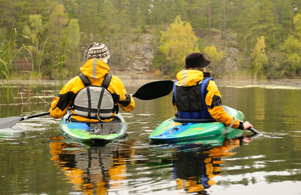 What to Wear When Kayaking in Cold Weather