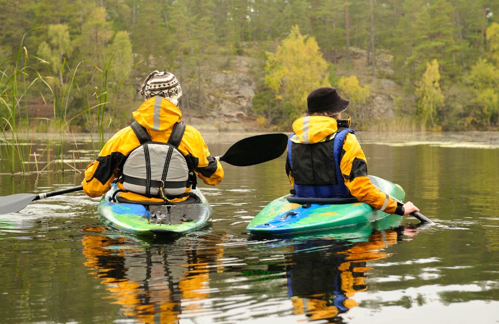 What to Wear When Kayaking in Cold Weather