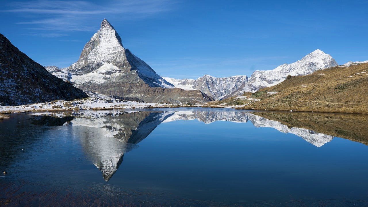 pixabay-dorta-snowy-lake-near-matterhorn-switzlerland