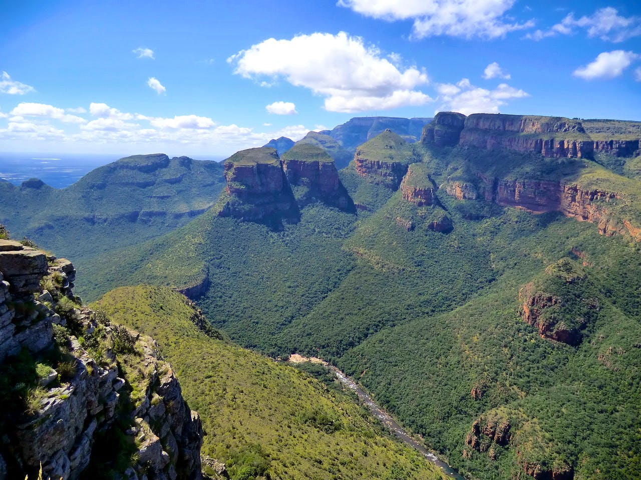 pixabay-manfredrichter-drakensberg-mountains-south-africa