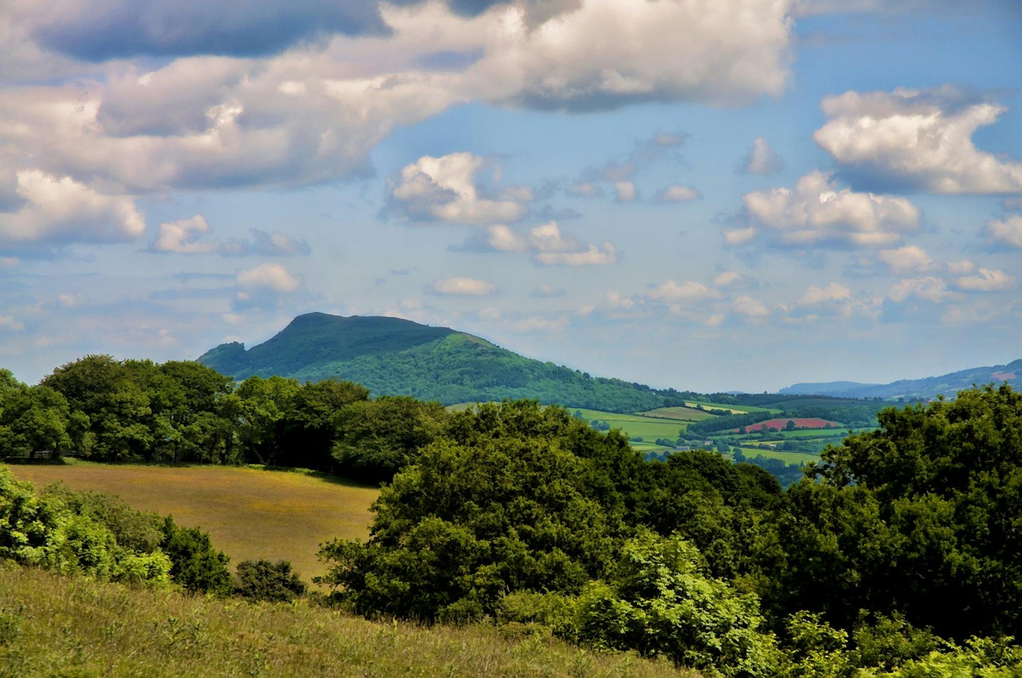 pixabay-128801-skirrid-mountain