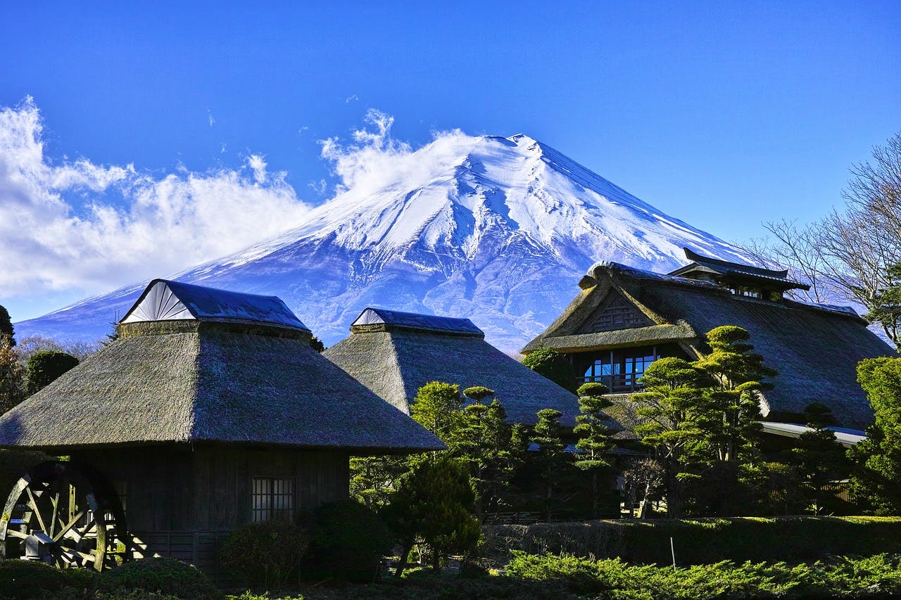 pixabay-koshinuke mcfly-mount-fuji