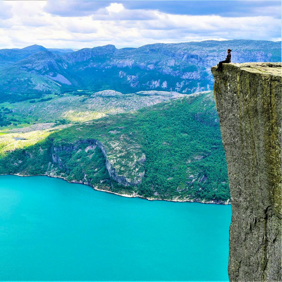 Best Places to Visit in Norway for Hiking (header image)
