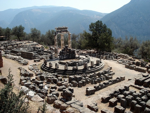 greece site of delphi
