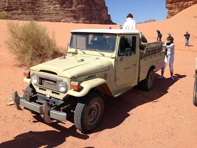 pixabay-tanzmaus1912-toyota-in-wadi-rum-desert