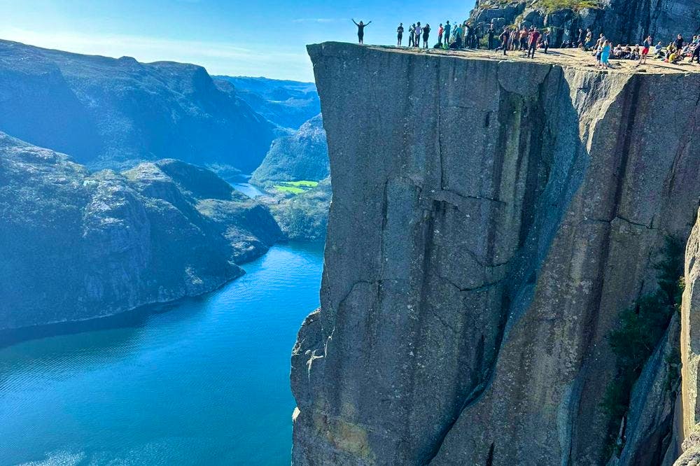 hike pulpit rock norway