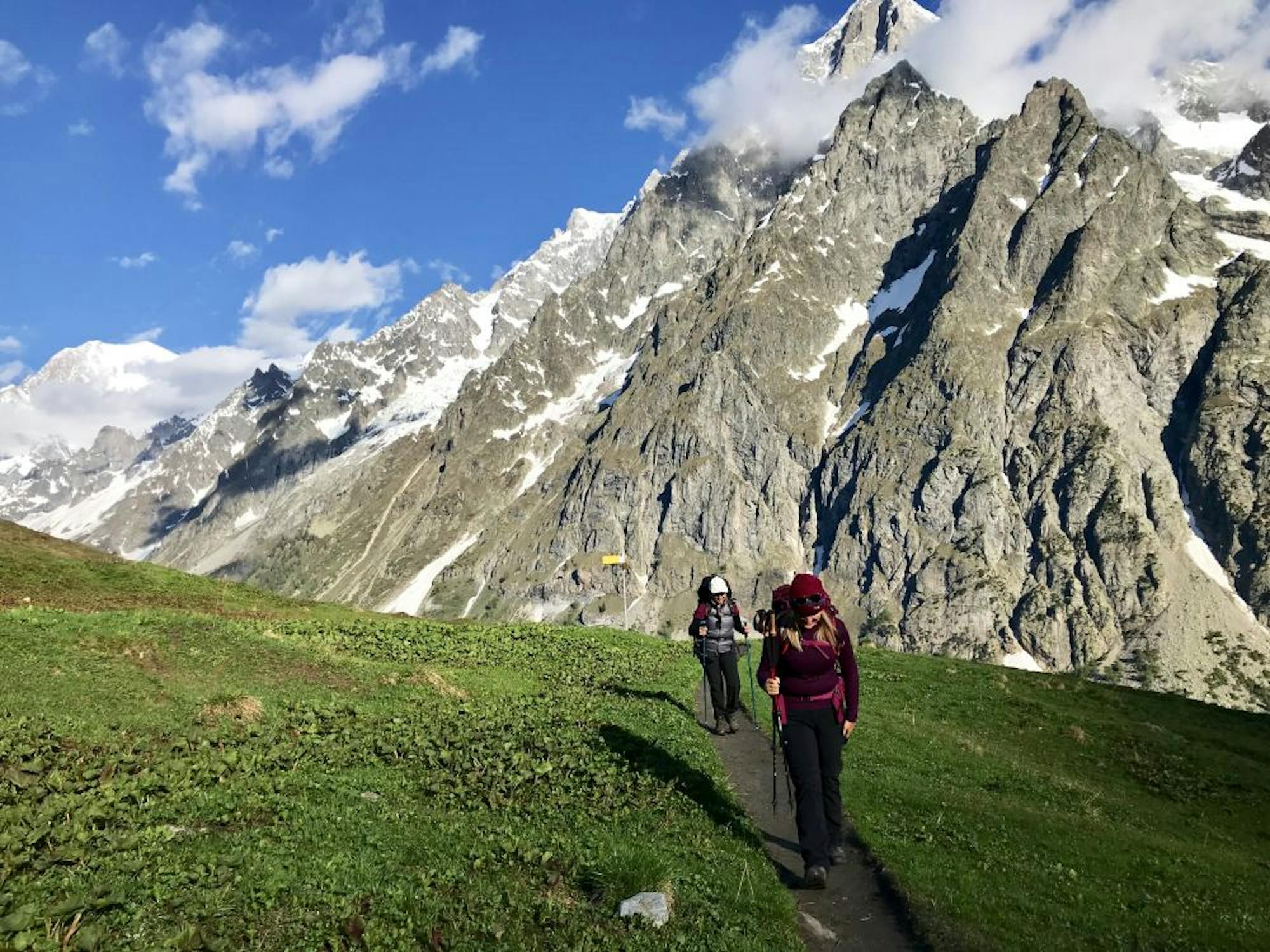 hiking tour du mont blanc
