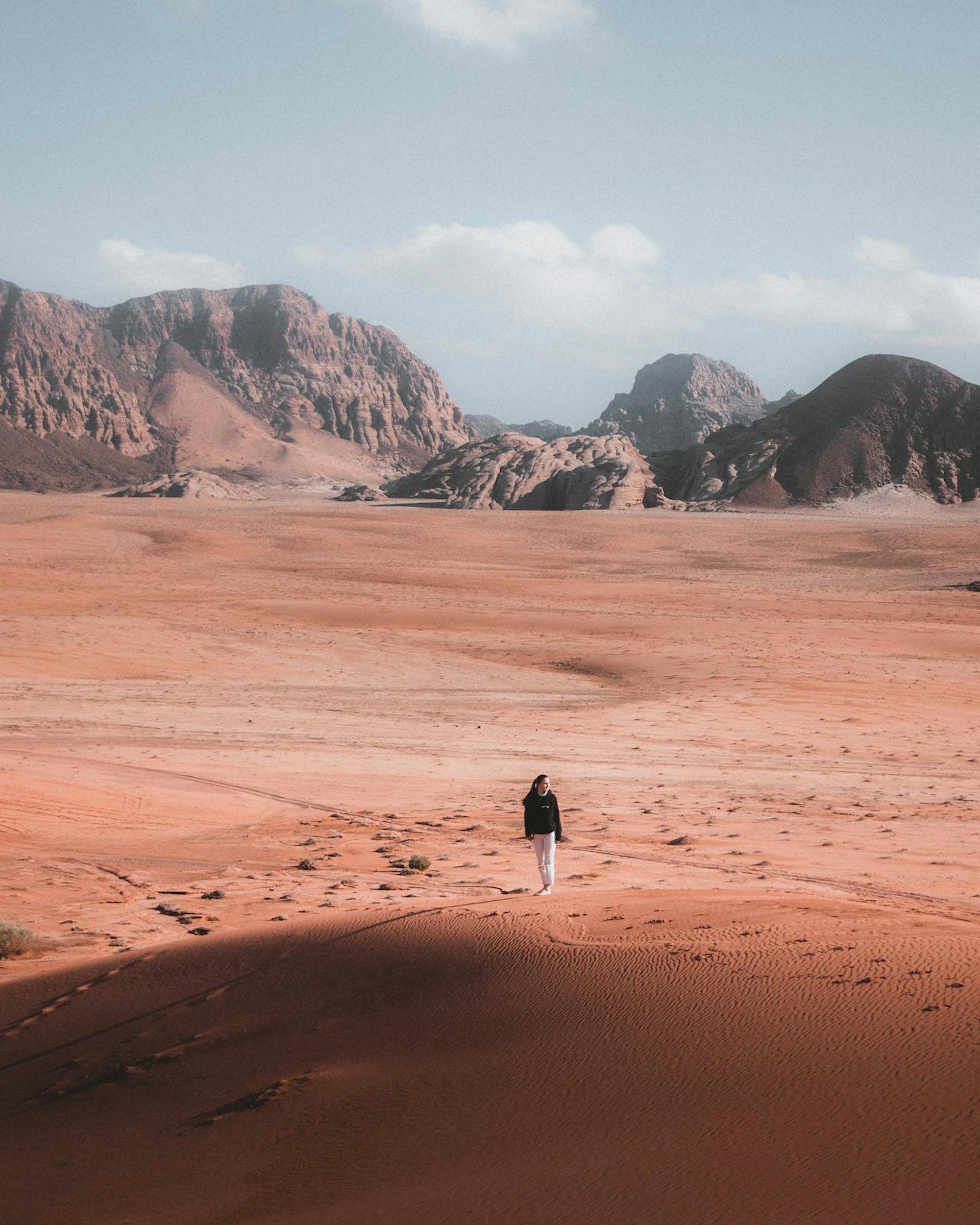 pexels-dajana-reçi-hiking-through-wadi-rum