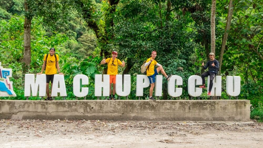 machu picchu signage