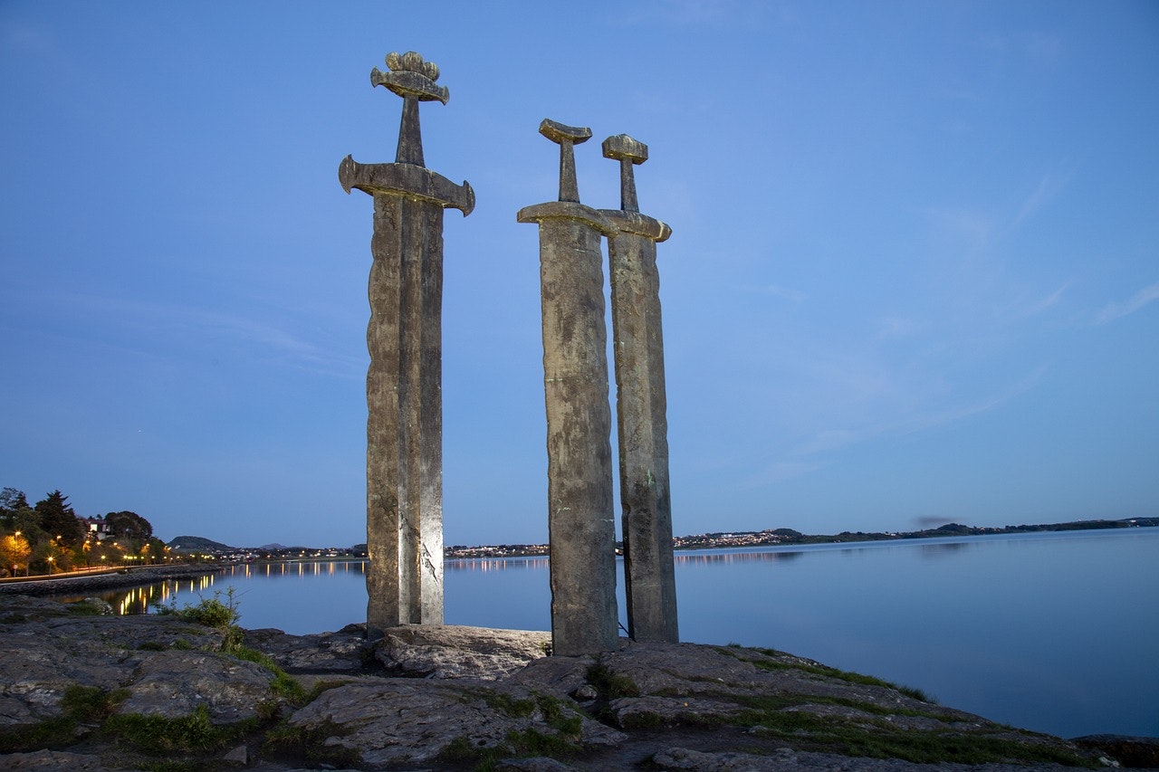 pixabay-jbaylis-three-swords-monument-stavanger-norway
