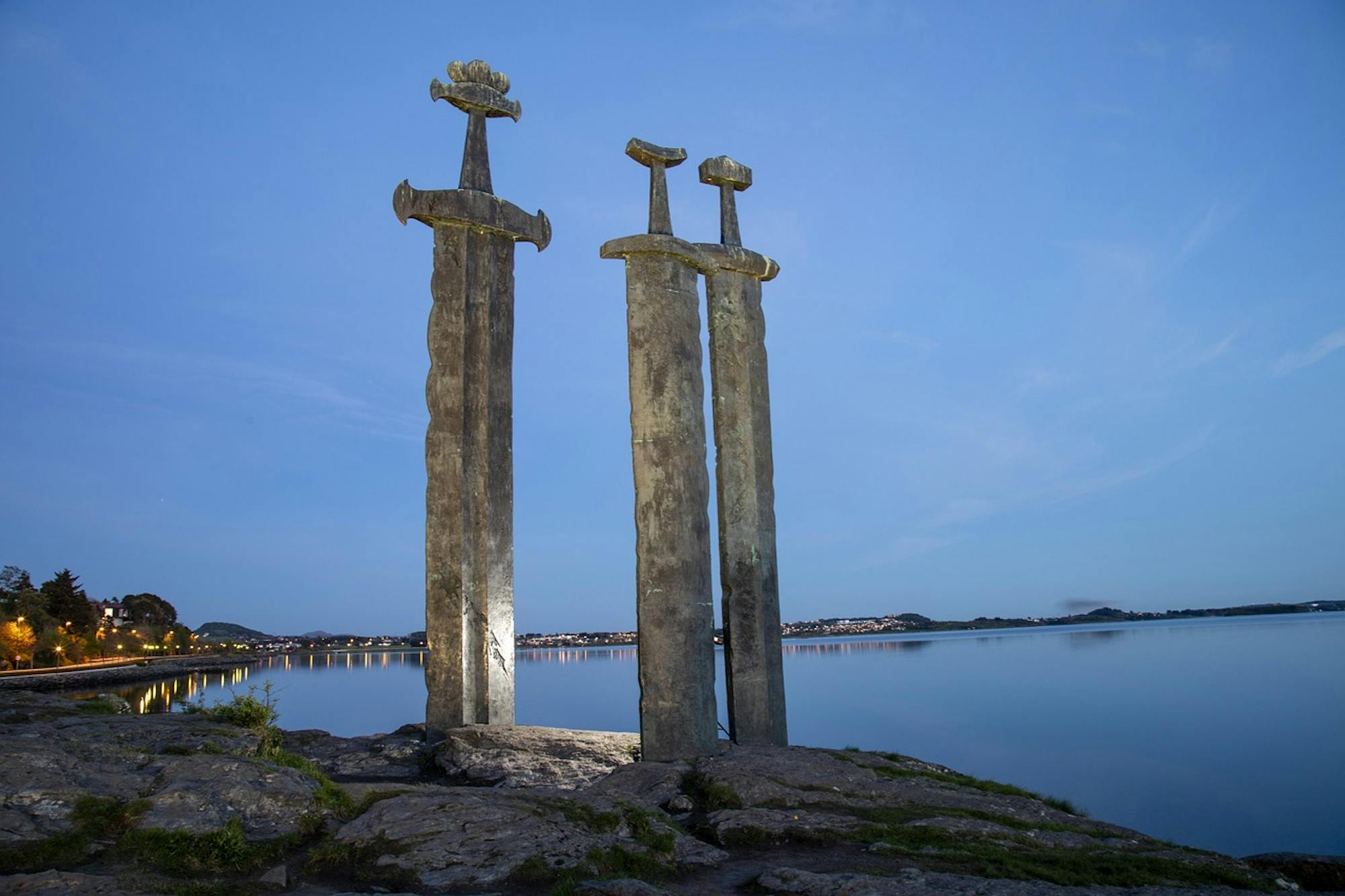 pixabay-jbaylis-three-swords-monument-stavanger-norway