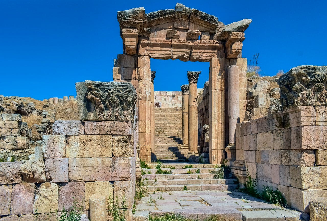 pixabay-dimitrisvetsikas-ruins-at-jerash-jordan
