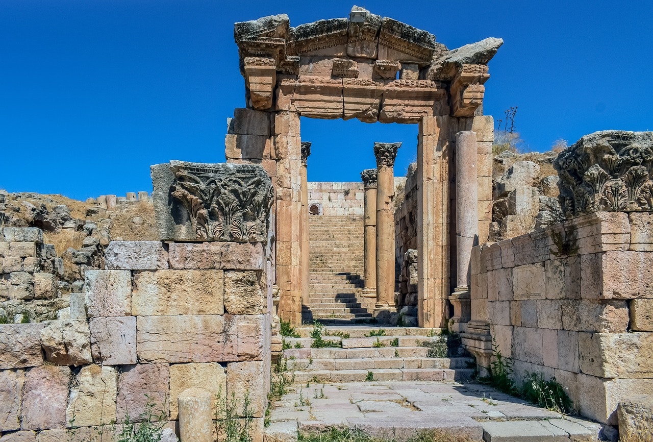 pixabay-dimitrisvetsikas-ruins-at-jerash-jordan