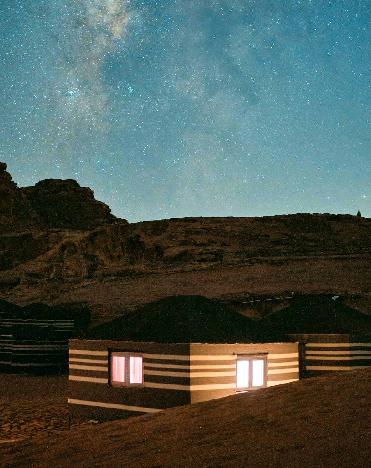 pexels-plastic-lines-wadi-rum-accommodation
