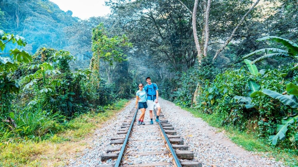 machu picchu train tracks