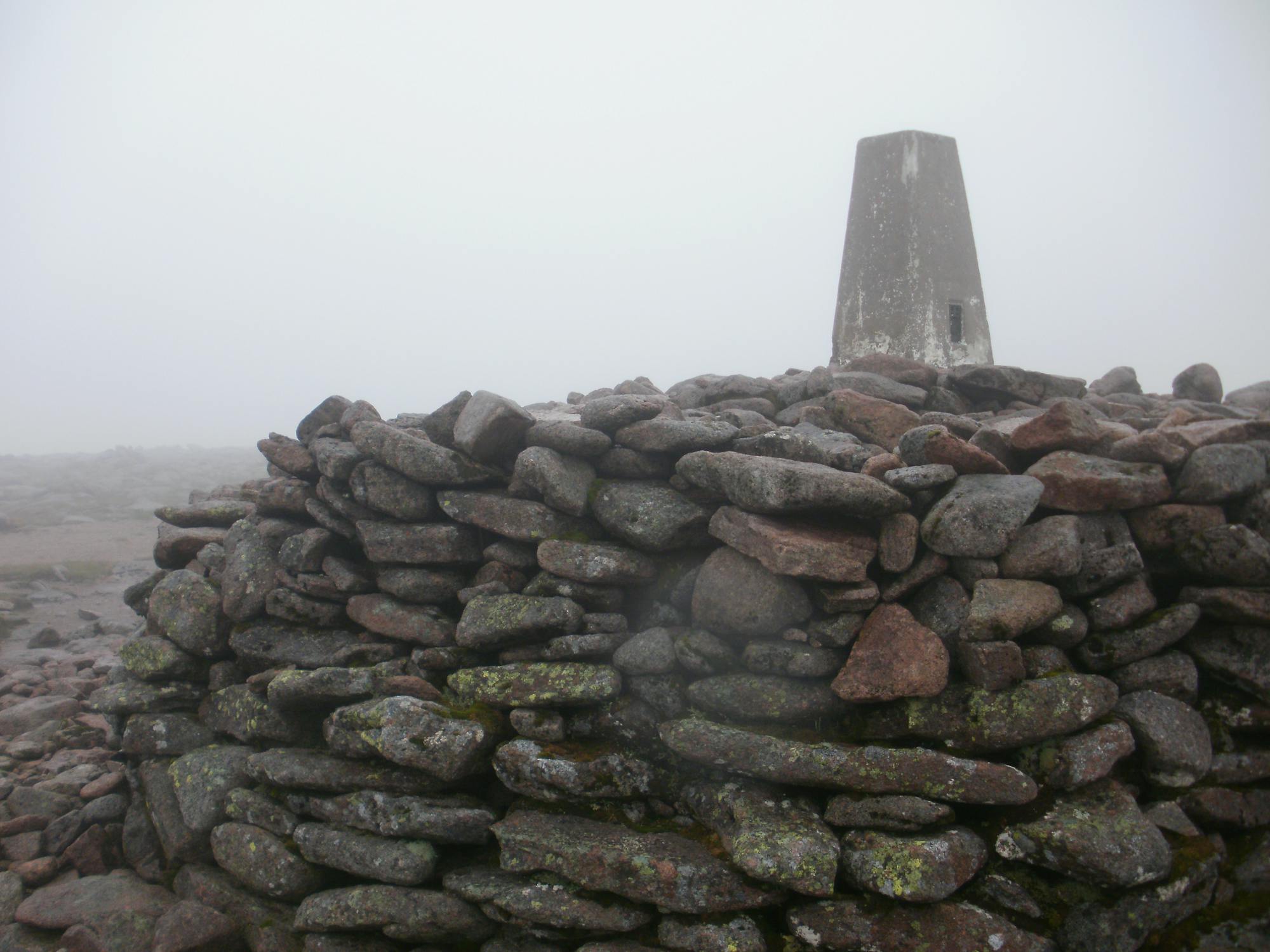 Ben Macdui summit - geograph.org.uk (wikimedia commons)
